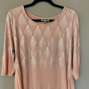 Nice top. E blessed with metallic decoration